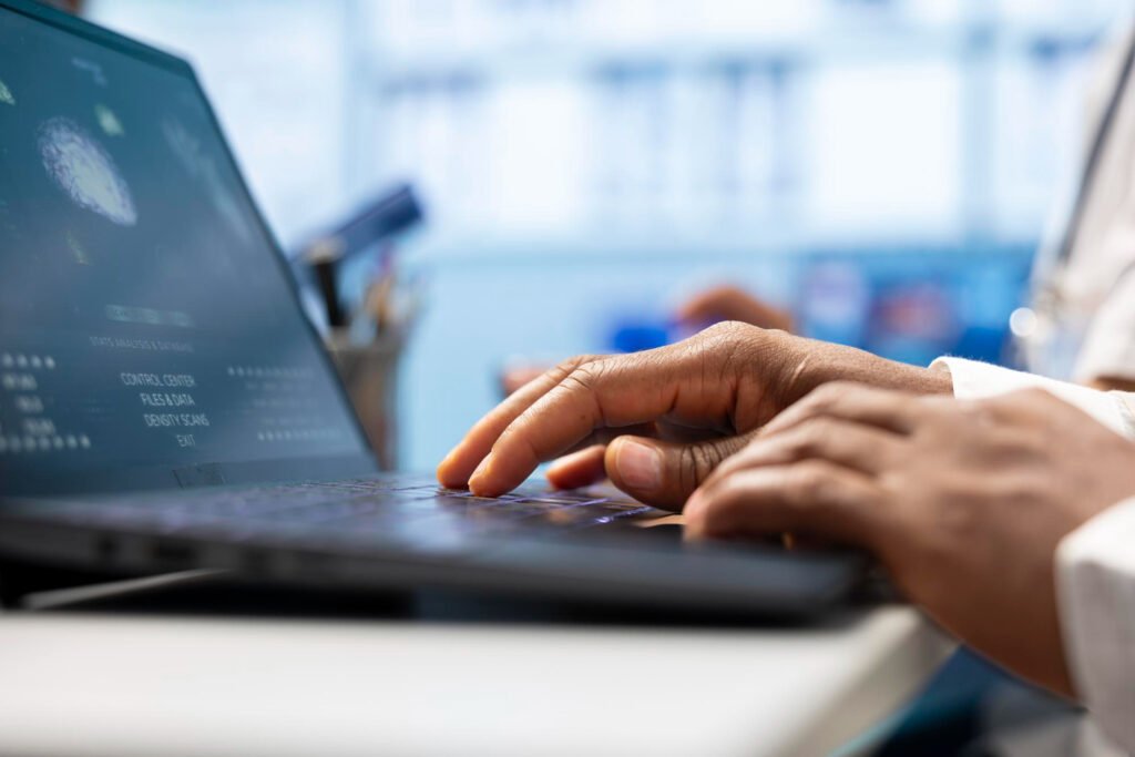 Benefits in Kind for UK Directors: What Counts, What is Taxed, What is Not