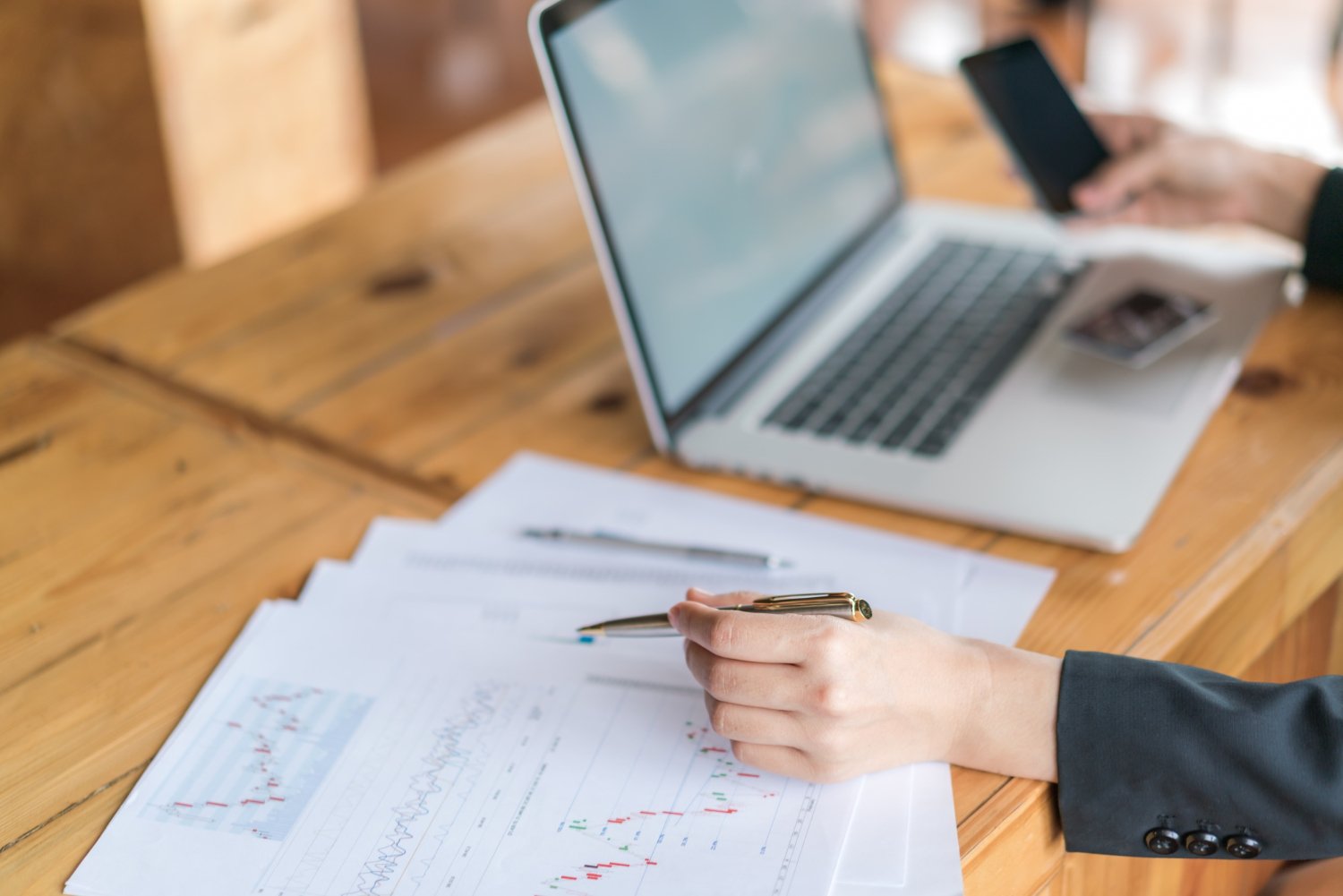 Total Books accountant reviewing a director's salary and dividend split for 2026/27