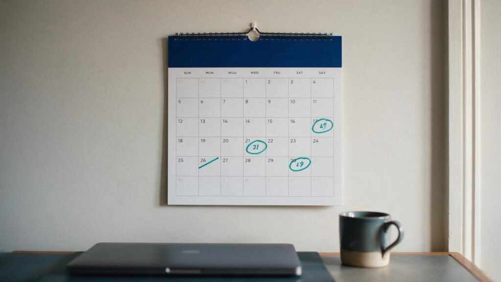 MTD quarterly update deadlines of 7 August, 7 November, 7 February and 7 May marked on a calendar